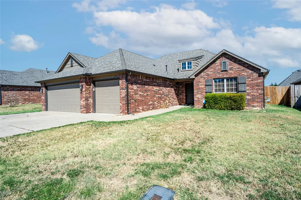 8417 76 EastAvenue Owasso, OK 74055