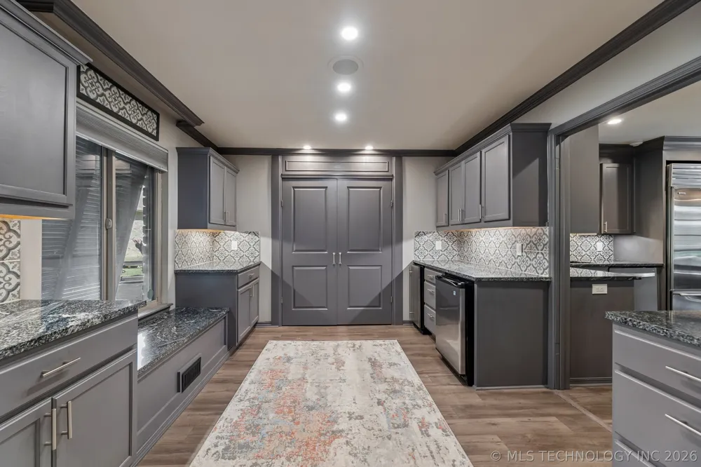 6905 S Knoxville Place Tulsa, OK 74136