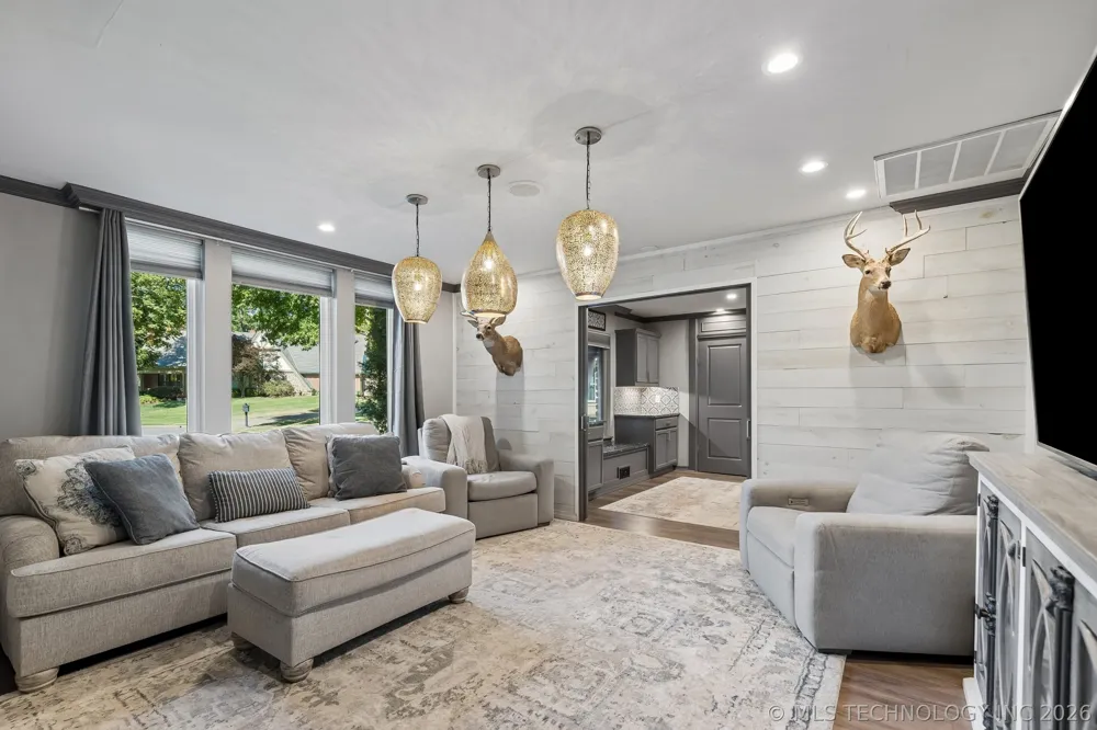 6905 S Knoxville Place Tulsa, OK 74136