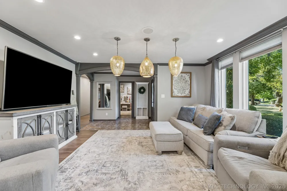 6905 S Knoxville Place Tulsa, OK 74136
