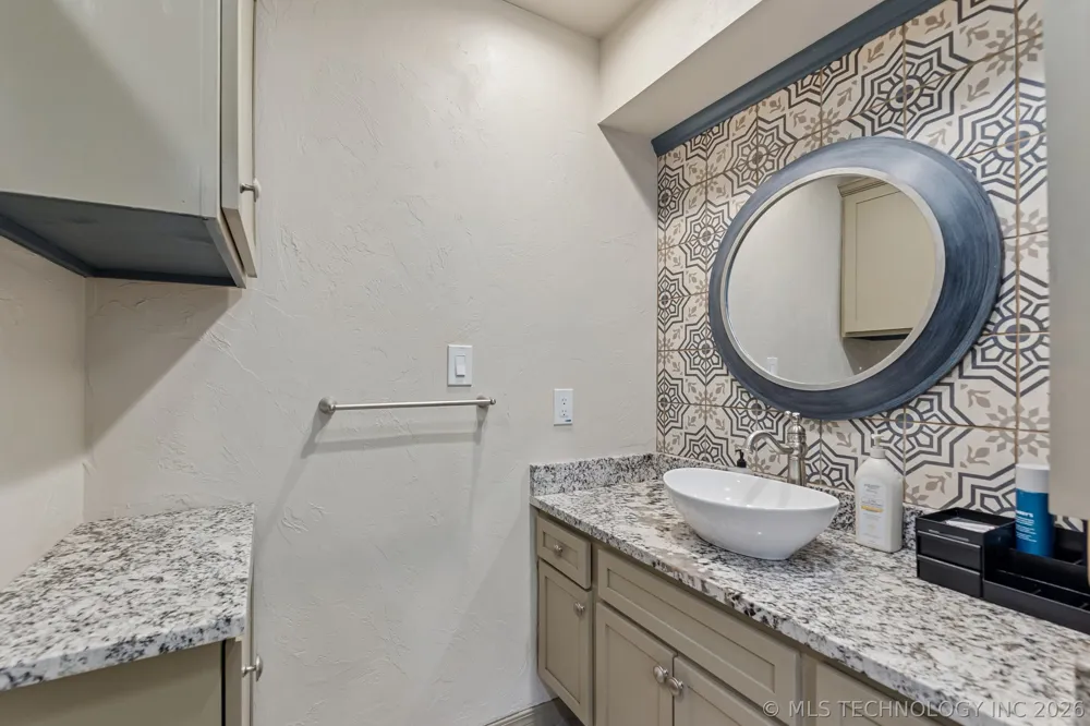6905 S Knoxville Place Tulsa, OK 74136