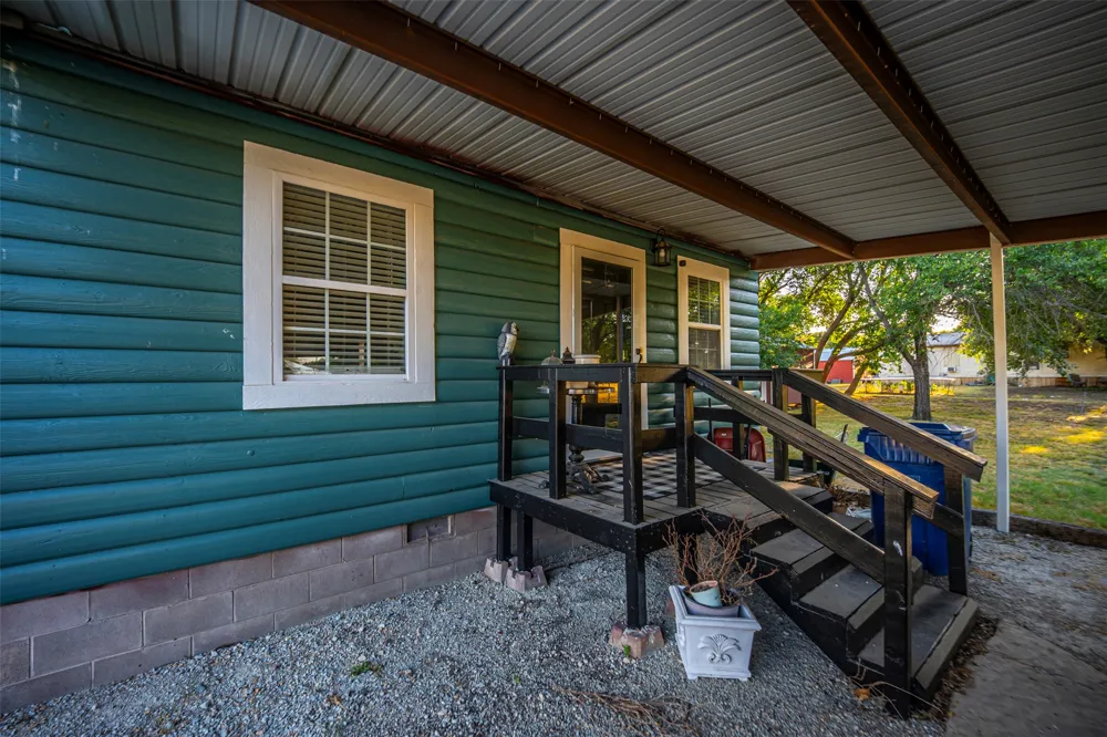 660 Olive Street Stratford, OK 74872