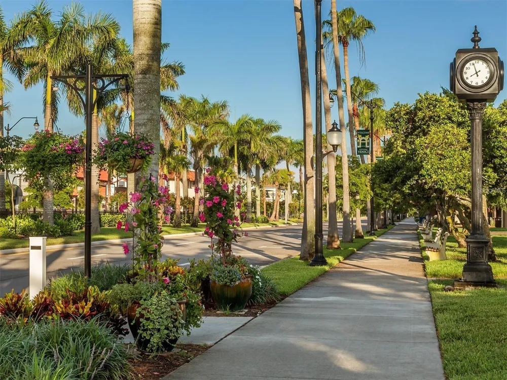 912 DAWN STREET Venice, FL 34285
