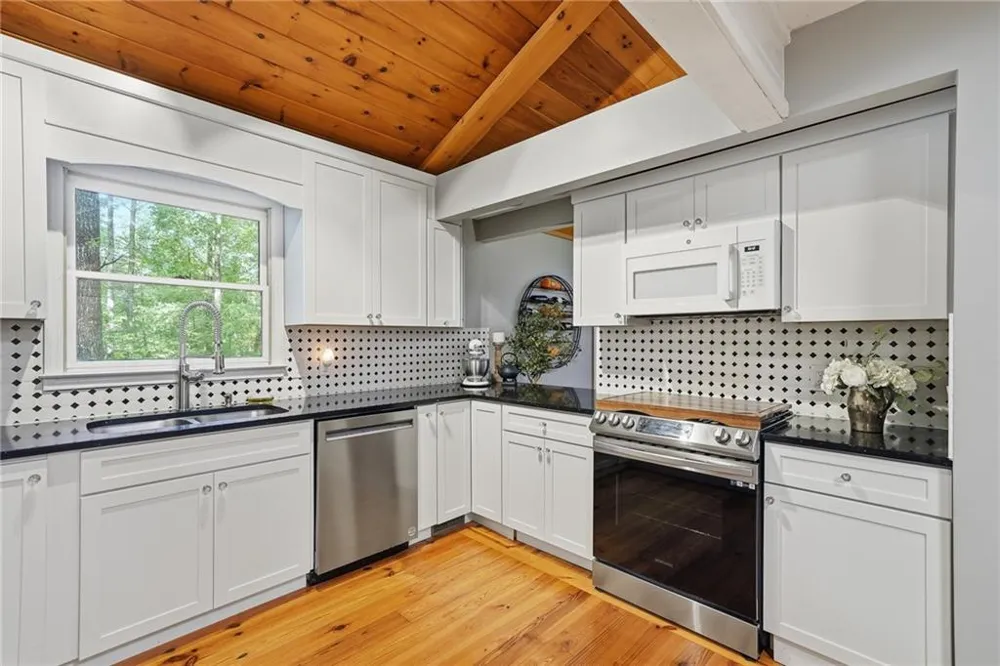 31 Highland Hammock Drive Drive Blue Ridge, GA 30513