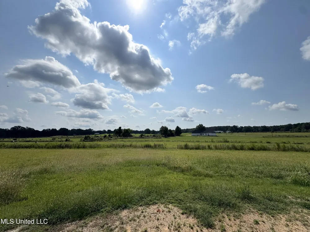 R18 Old Hwy 16 Benton, MS 39039
