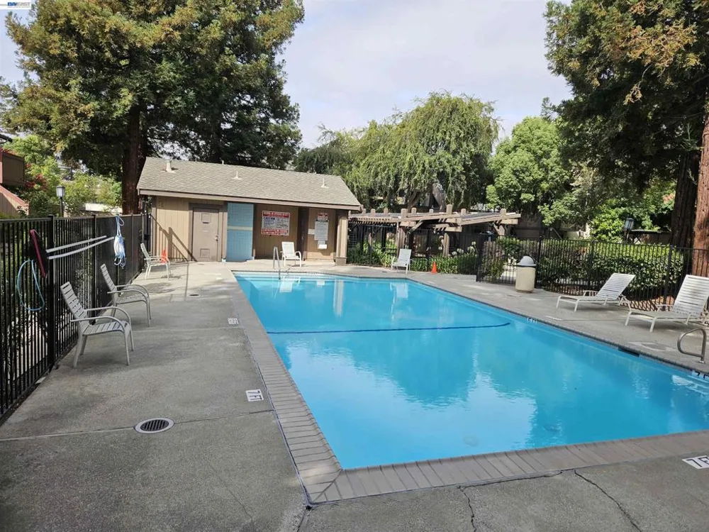 247 E Warren Cmn Fremont, CA 94539