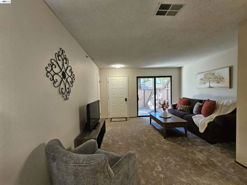 247 E Warren Cmn Fremont, CA 94539