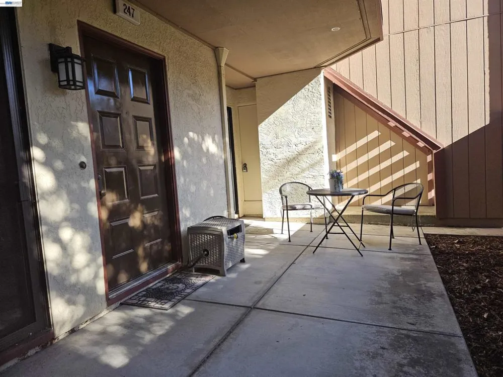 247 E Warren Cmn Fremont, CA 94539