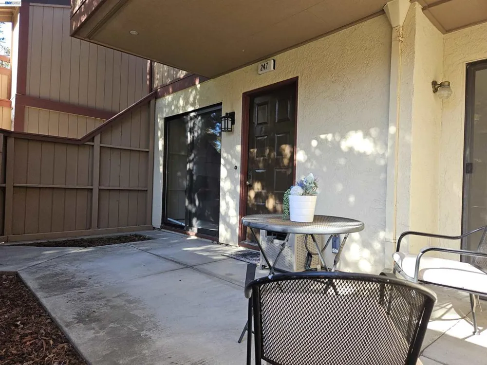 247 E Warren Cmn Fremont, CA 94539