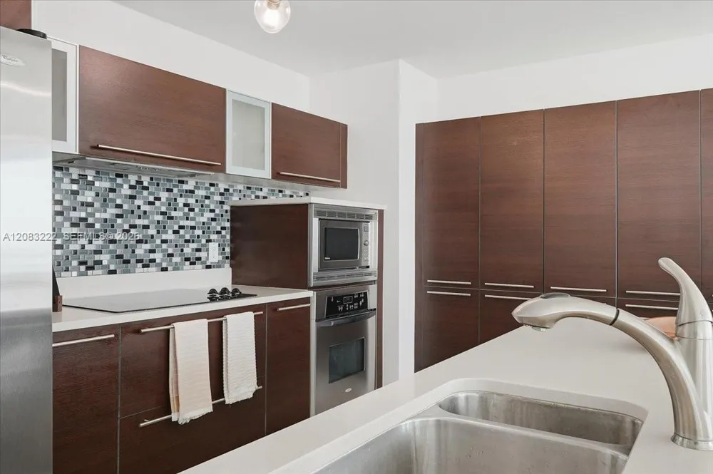 1900 Bayshore Dr #1518 Miami, FL 33132