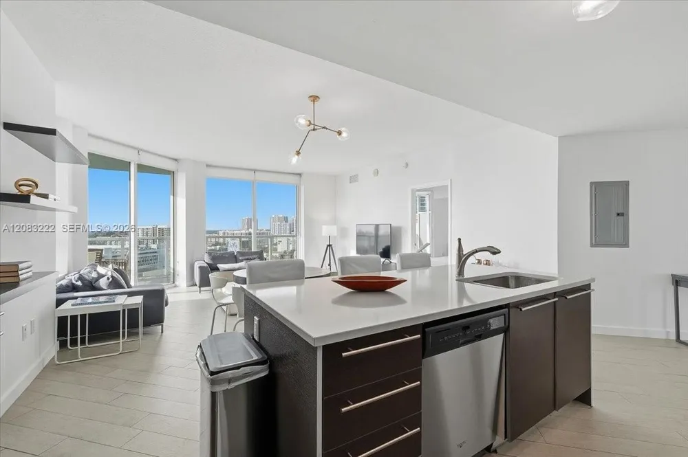 1900 Bayshore Dr #1518 Miami, FL 33132