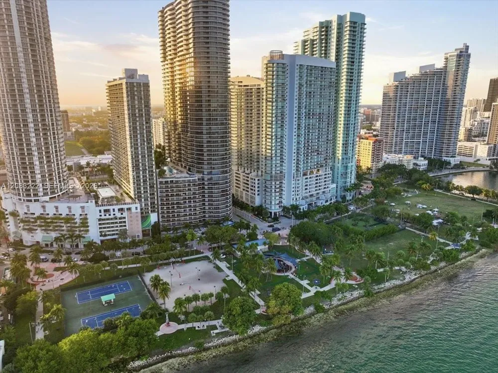1900 Bayshore Dr #1518 Miami, FL 33132