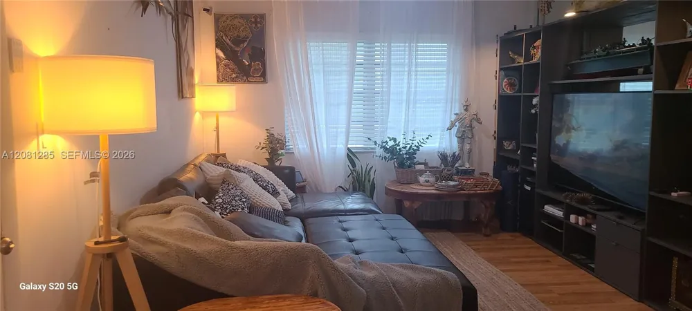 424 Riverside Dr #205 Pompano Beach, FL 33062