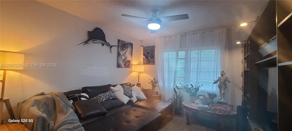 424 Riverside Dr #205 Pompano Beach, FL 33062