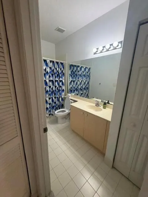 3569 S FOREST HILL BOULEVARD #106 Palm Springs, FL 33406