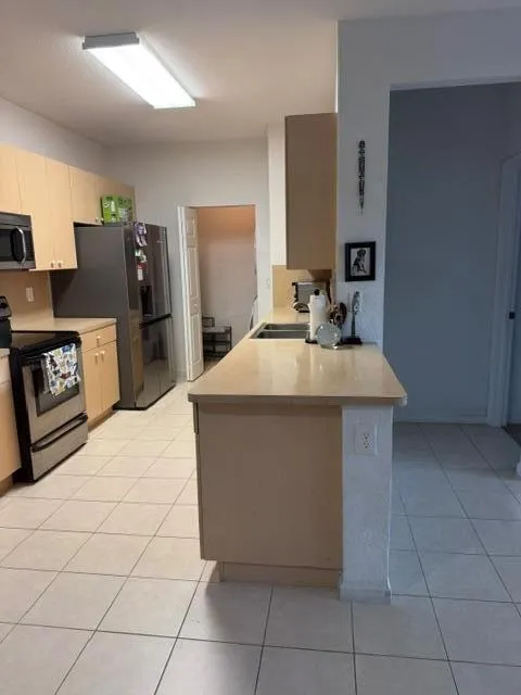 3569 S FOREST HILL BOULEVARD #106 Palm Springs, FL 33406