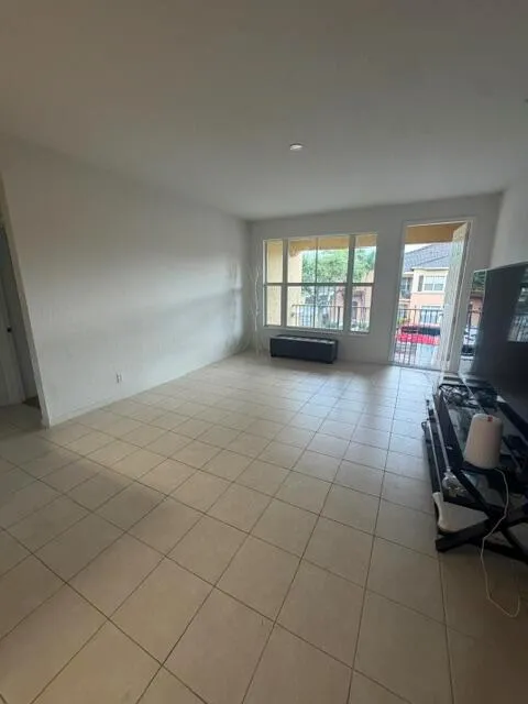 3569 S FOREST HILL BOULEVARD #106 Palm Springs, FL 33406