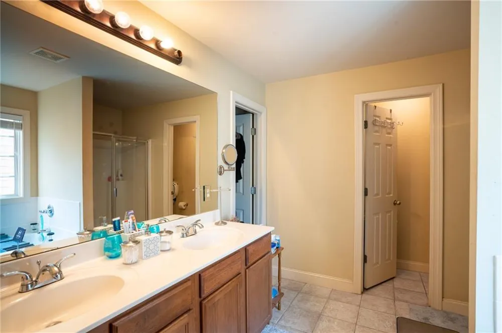5664 Grande River Road Atlanta, GA 30349