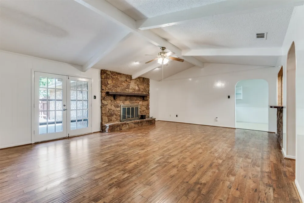 435 Cambridge Drive DeSoto, TX 75115
