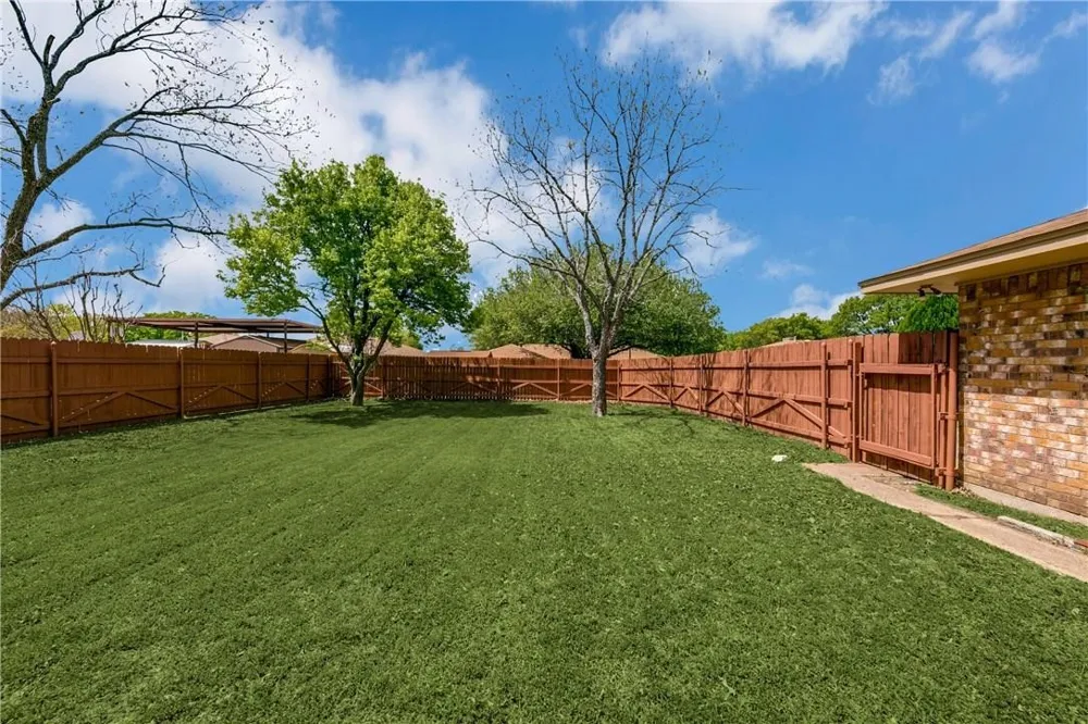 435 Cambridge Drive DeSoto, TX 75115