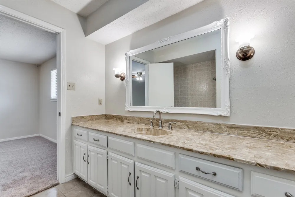 435 Cambridge Drive DeSoto, TX 75115