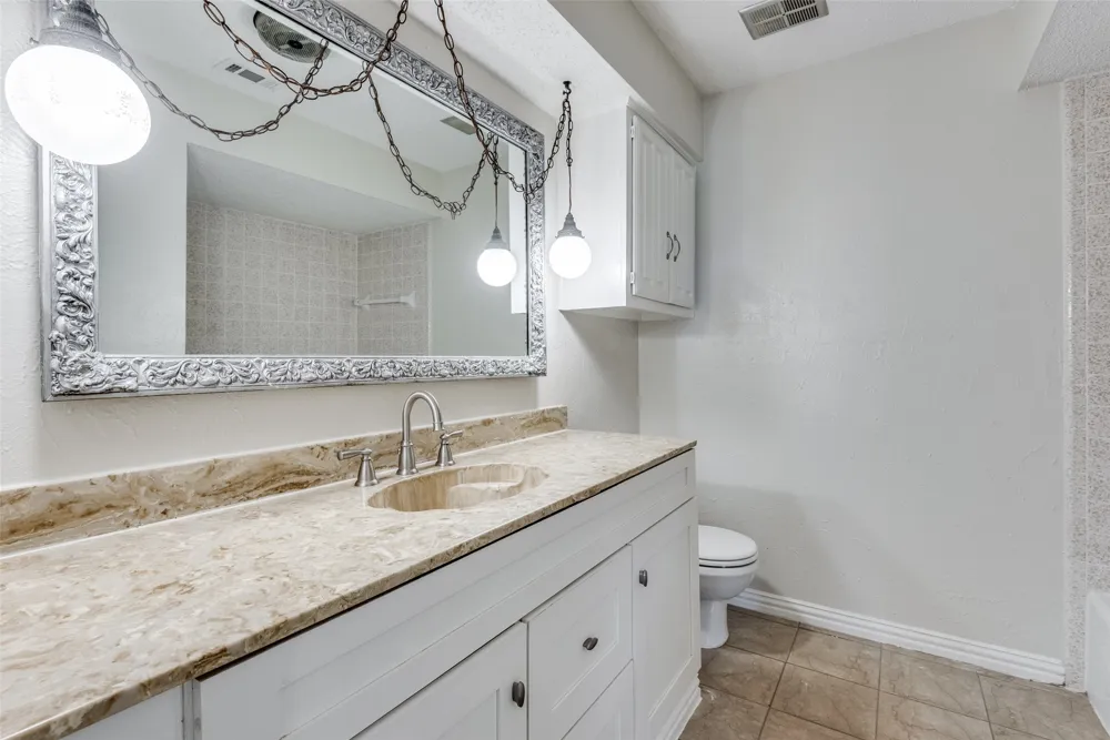 435 Cambridge Drive DeSoto, TX 75115