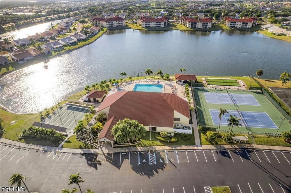 Caravel Circle #308 Fort Myers, FL 33908