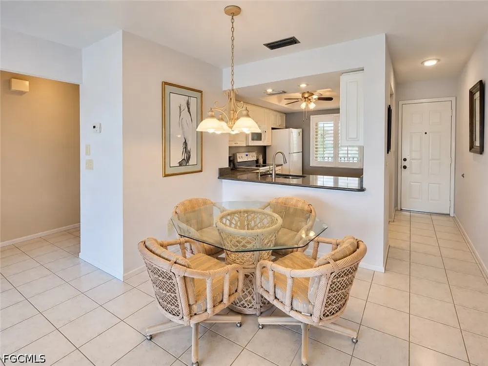 Caravel Circle #308 Fort Myers, FL 33908