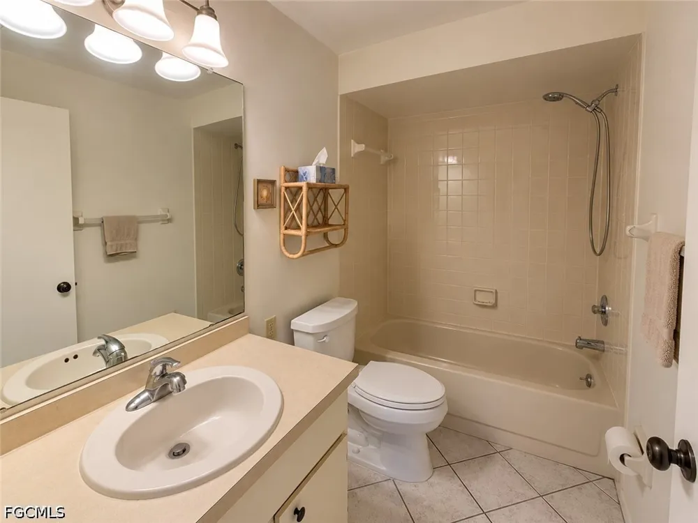 Caravel Circle #308 Fort Myers, FL 33908