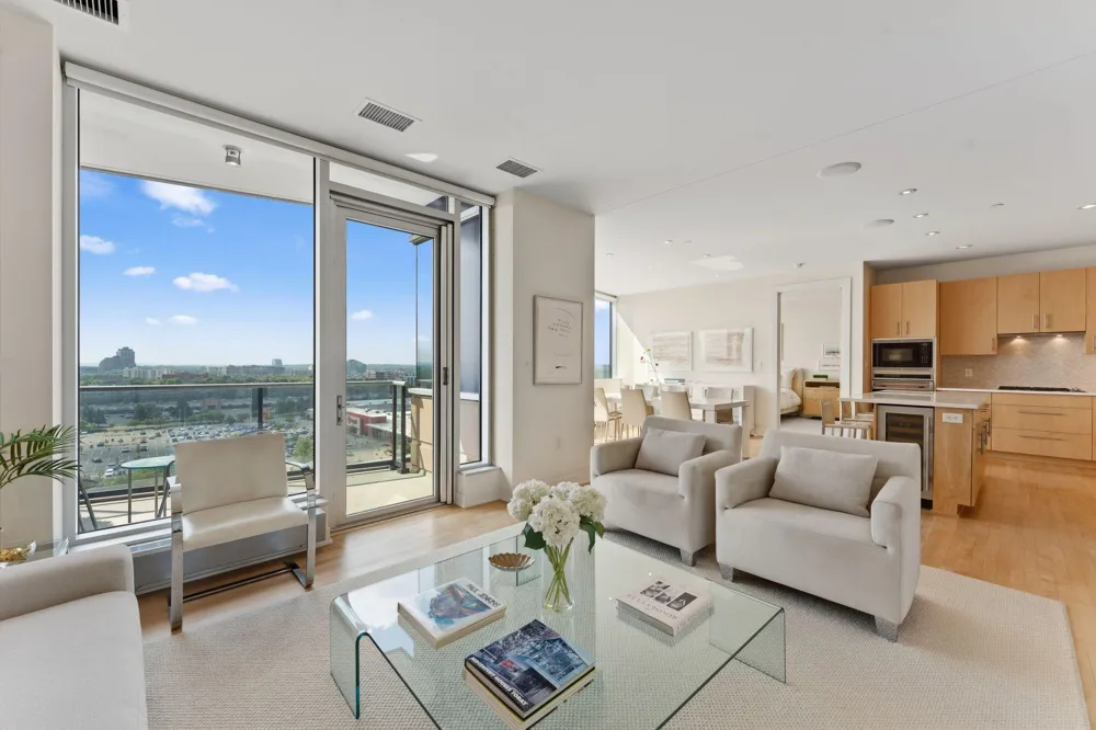 3209 Galleria #1003 Edina, MN 55435