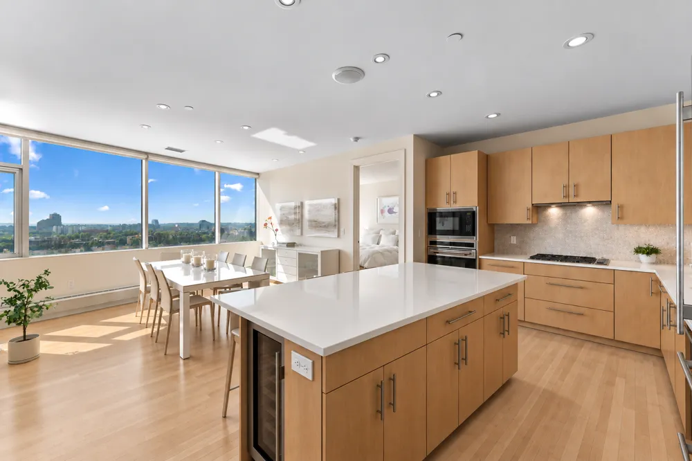 3209 Galleria #1003 Edina, MN 55435