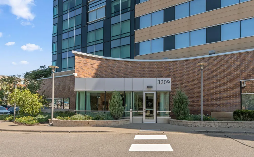 3209 Galleria #1003 Edina, MN 55435