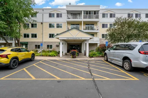 132 Demont Avenue E #325