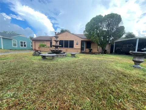 1900 W Gulf Street