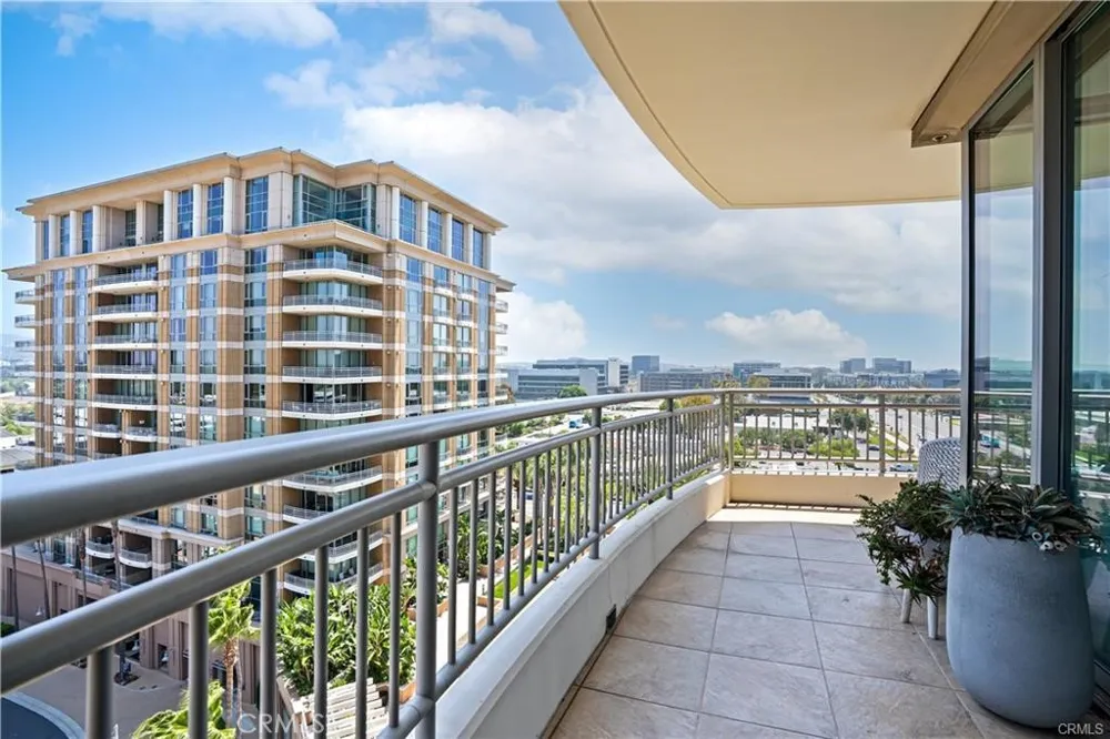 5104 Scholarship Irvine, CA 92612