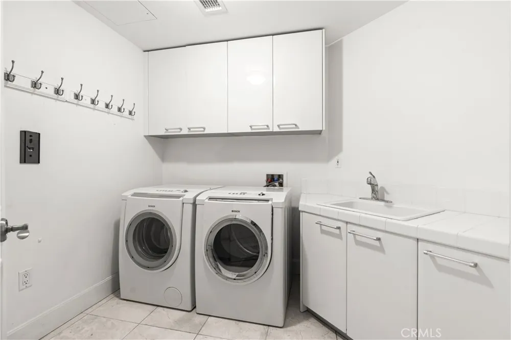 5104 Scholarship Irvine, CA 92612