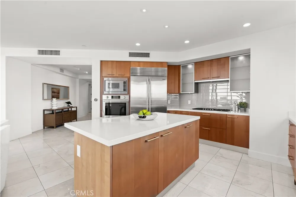 5104 Scholarship Irvine, CA 92612