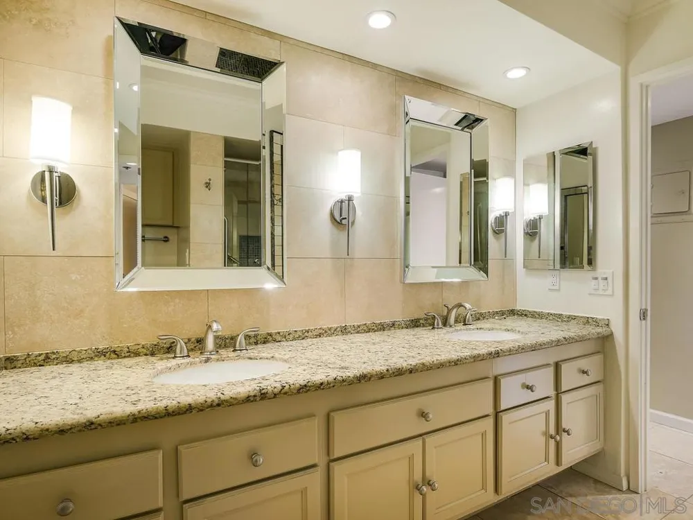 1820 Avenida del Mundo #706 Coronado, CA 92118