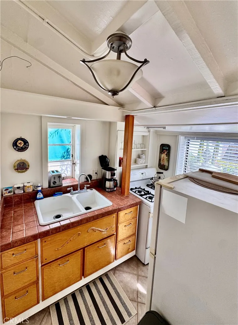455 Myrtle #B Laguna Beach, CA 92651