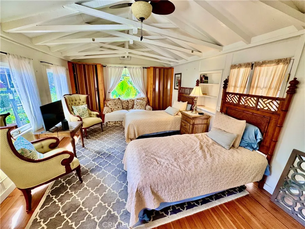 455 Myrtle #B Laguna Beach, CA 92651