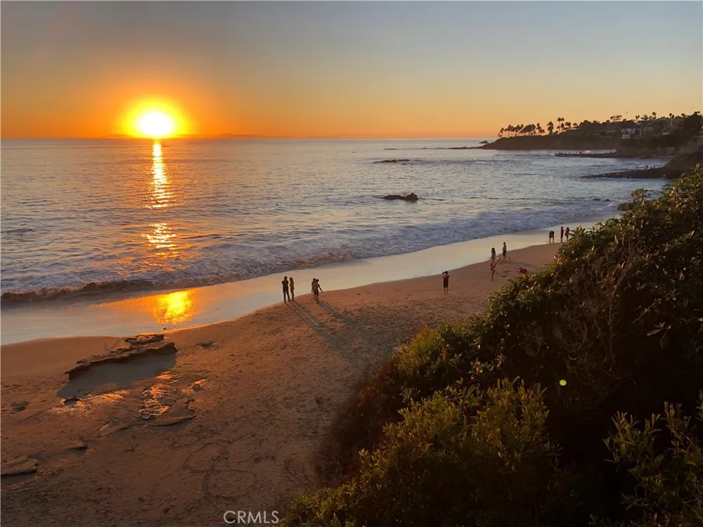 455 Myrtle #B Laguna Beach, CA 92651