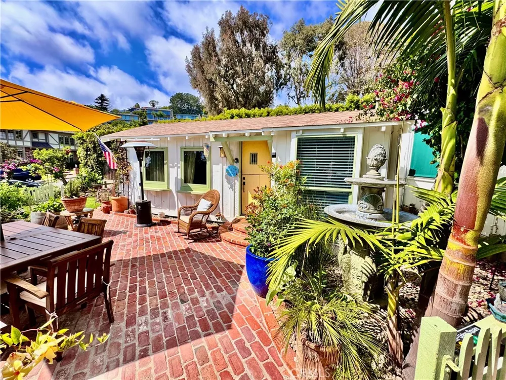 455 Myrtle #B Laguna Beach, CA 92651