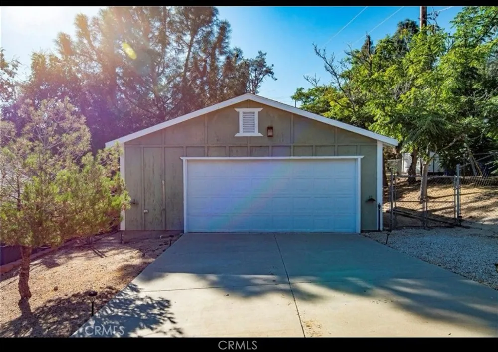 17713 Valley Lake Hughes, CA 93532