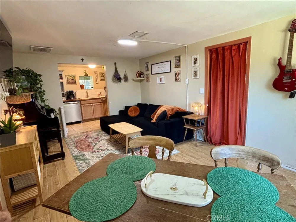 17713 Valley Lake Hughes, CA 93532