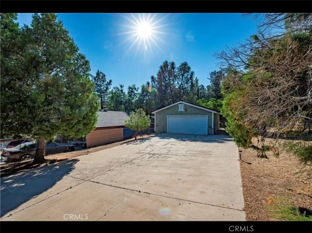 17713 Valley Lake Hughes, CA 93532