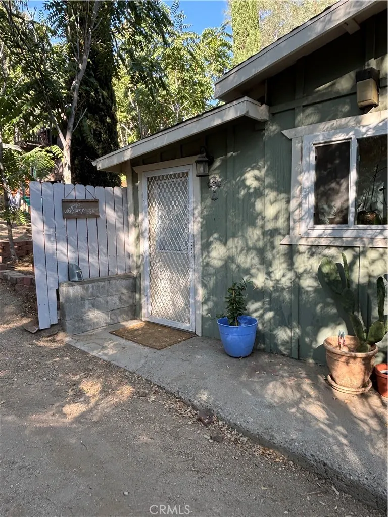 17713 Valley Lake Hughes, CA 93532