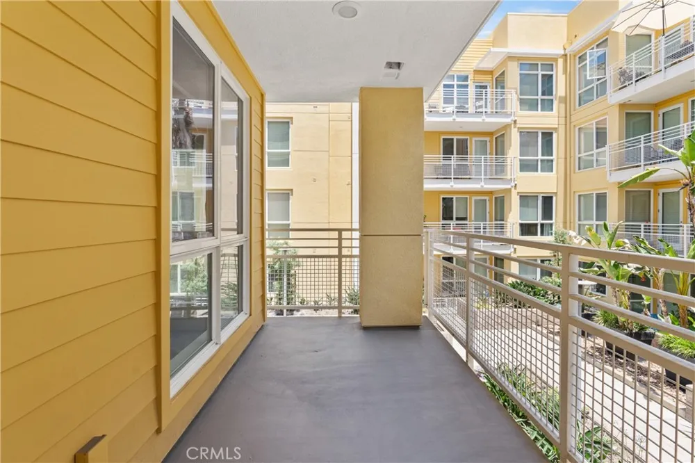 21301 Erwin Street #351 Woodland Hills, CA 91367