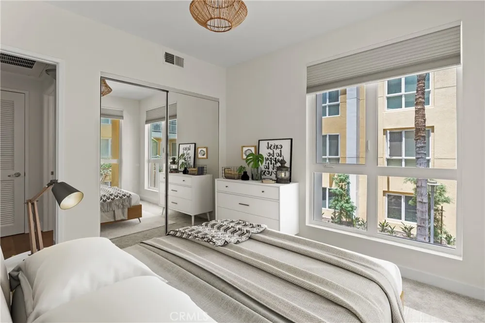 21301 Erwin Street #351 Woodland Hills, CA 91367