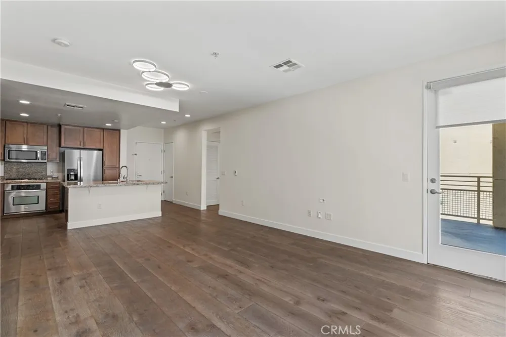 21301 Erwin Street #351 Woodland Hills, CA 91367
