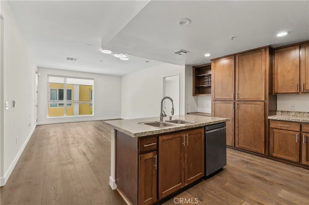 21301 Erwin Street #351 Woodland Hills, CA 91367